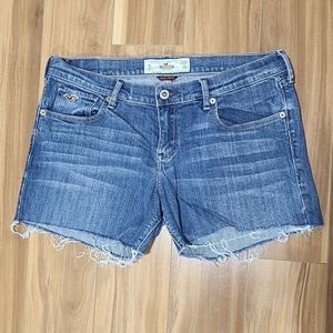 Hollister cut off Jean shorts size 9 29